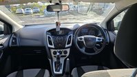 Ford Focus 1.6 Zetec Navigator Hatchback 5dr Petrol Powershift Euro 5 (125 ps) 19