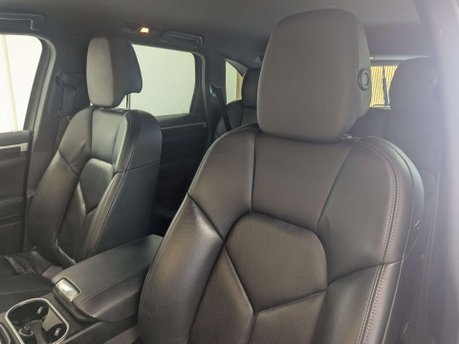 Porsche Cayenne 3.0 Cayenne V6 D Tiptronic S 4WD 5dr 37