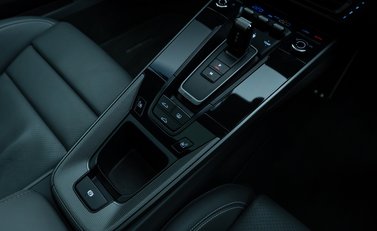 Porsche 911 Carrera 4S (992) 24