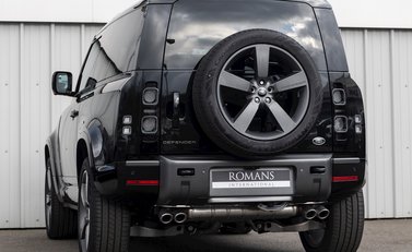 Land Rover Defender 90 V8 3