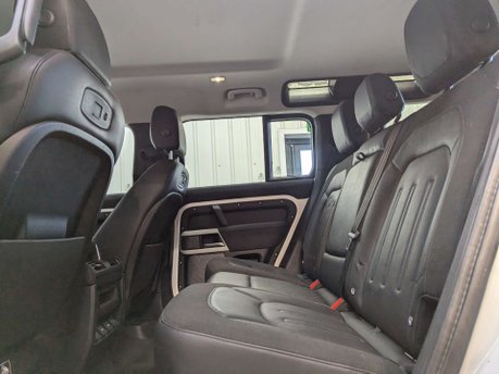 Land Rover Defender 2.0 Defender SE D Auto 4WD 5dr 68