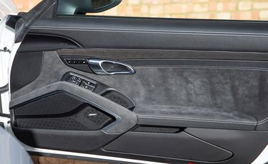 Porsche 911 (991.2) Carrera 4 GTS 'British Legends E 25