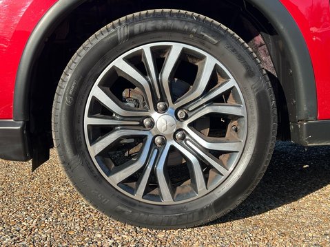 Mitsubishi Outlander DI-D 3 8