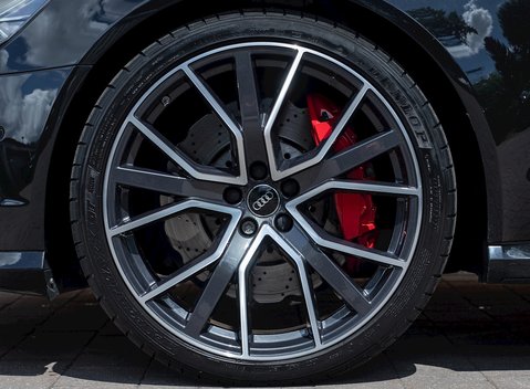 Audi RS6 Avant Performance 10