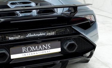 Lamborghini Huracan LP640-2 Tecnica 23