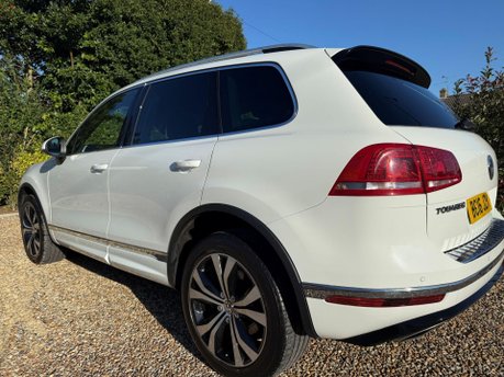 Volkswagen Touareg 3.0 TDI V6 BlueMotion Tech R-Line Tiptronic 4WD Euro 6 (s/s) 5dr 10