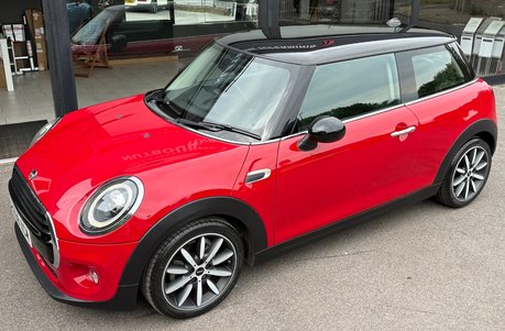 Mini Hatch Cooper 1.5 Petrol Manual Chili / Media XL 3 door - SAT NAV + APPLE CAR PLAY 9