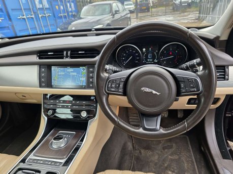 Jaguar XF 2.0d Portfolio Saloon 4dr Diesel Auto Euro 6 (s/s) (180 ps) 39