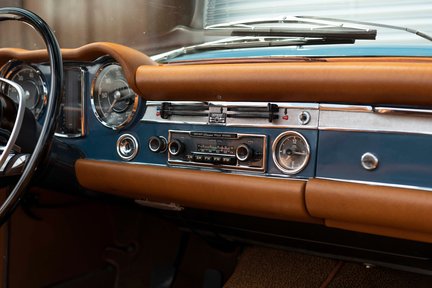 Mercedes-Benz SL 280 Pagoda 32