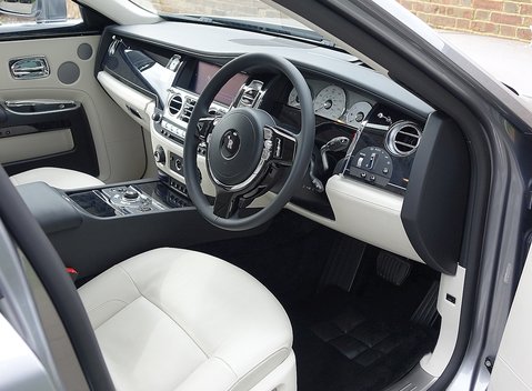Rolls-Royce Ghost 13