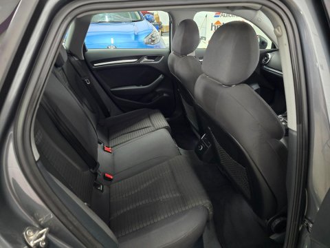 Audi A3 1.4 TFSI e-tron Sportback e-S Tronic Euro 6 5dr 8.8kWh 15