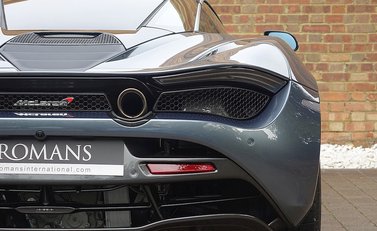 McLaren 720S Luxury 21