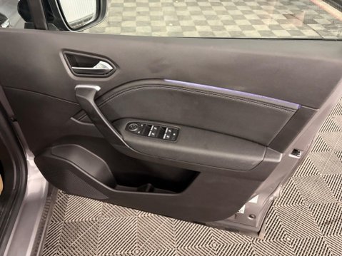 Renault Captur 1.6 E-TECH techno Auto Euro 6 (s/s) 5dr 32