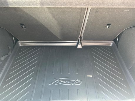 Ford Fiesta TITANIUM X 10
