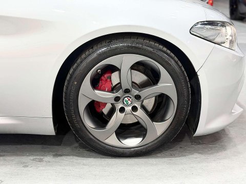 Alfa Romeo Giulia 2.2 TD Speciale Saloon 4dr Diesel Auto Euro 6 (s/s) (180 ps) 60