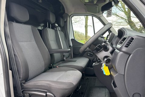 Renault Master LL35 Business 145 ps dCi Low Floor Luton - Air Con / Camera 4