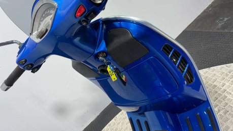 Piaggio Vespa GTS 300 SUPER 2016 ONLY 6K MOT VERY CLEAN POLINI PIPE SERVICED 17