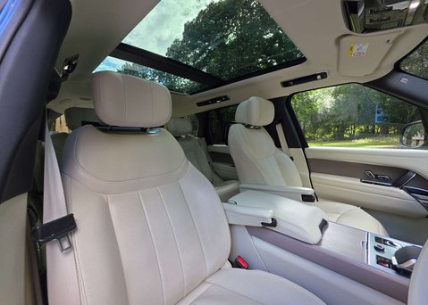 Land Rover Range Rover 3.0 Range Rover Autobiography D MHEV Auto 4WD 5dr 12