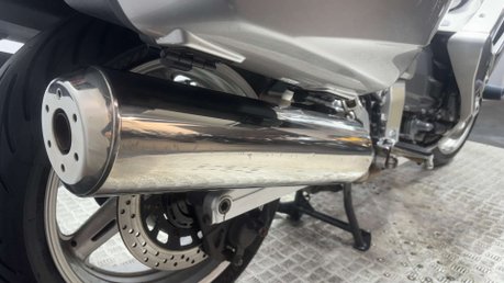 Yamaha FJR1300 ABS 2008 ONLY 22K NEW MOT SERVICED FULL LUGGAGE COMMUTER TOURER BIKE 44