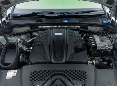 Porsche Macan GTS 35