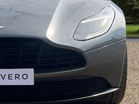 Aston Martin DB11 4.0L V8 Coupe 17