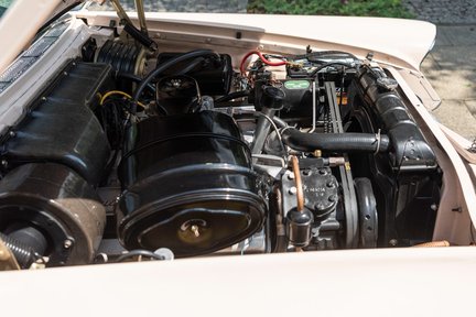 Chrysler New Yorker Town & Country Station Wagon 36