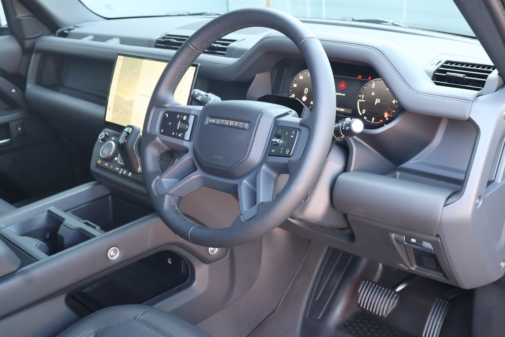 Land Rover Defender 110 HARD TOP X-DYNAMIC HSE GENUINE REAR SEAT CONVERSION  SEEKER STYLED  20