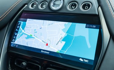 Aston Martin DBX 707 22