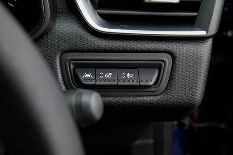 Renault Clio ICONIC TCE 15