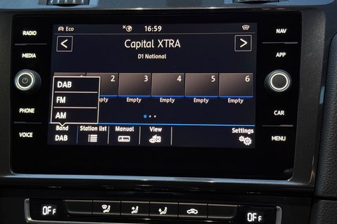 Volkswagen e-Golf E-GOLF - 12 MONTHS MOT -APPLE CAR PLAY  43