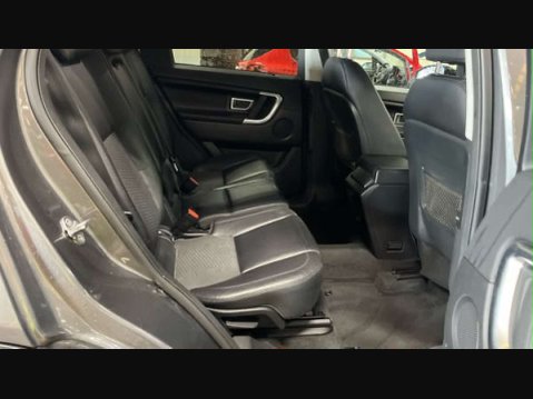 Land Rover Discovery Sport 2.0 Discovery Sport SE Tech TD4 Auto 4WD 5dr 9