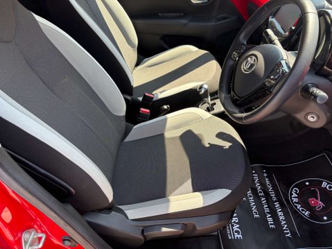 Toyota Aygo 1.0 Aygo X-Style VVT-i CVT 5dr 33