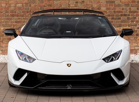 Lamborghini Huracan Spyder LP640-4 Performante 4
