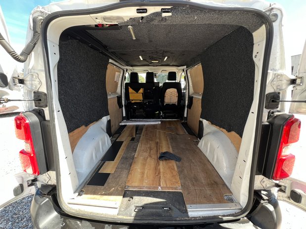 Citroen Dispatch MWB L2H1 Low Roof Enterprise 3100 Air Con Nav Sens 12