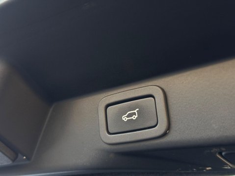 Land Rover Range Rover Sport 3.0 SD V6 Autobiography Dynamic Auto 4WD Euro 6 (s/s) 5dr 52