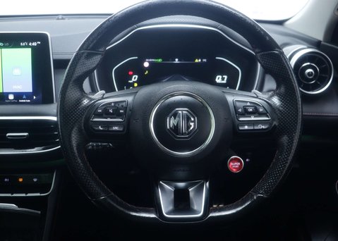 MG HS 1.5 MG HS Exclusive Semi-Auto 5dr 17