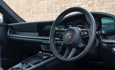 Porsche 911 Carrera S (992) 11