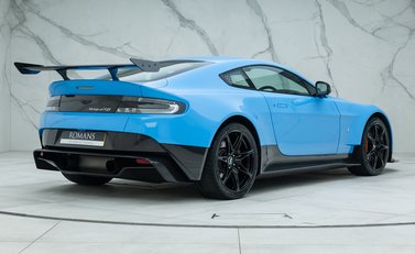 Aston Martin Vantage GT8 3