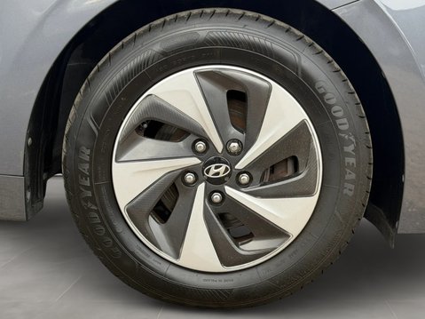 Hyundai IONIQ PREMIUM MHEV 12