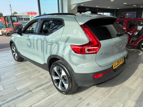Volvo XC40 2.0 B4 MHEV Plus Dark DCT Auto Euro 6 (s/s) 5dr 6