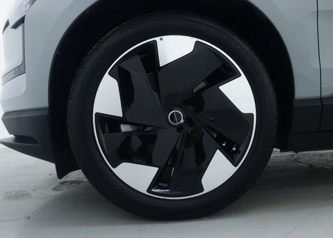 Volvo Ex30 Single Motor Extended Range 69kWh Plus SUV 5dr Electric Auto (272 ps) 17