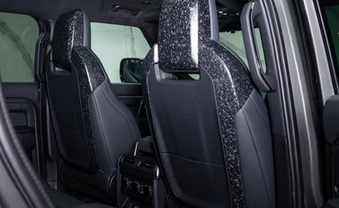 Land Rover Defender 110 OCTA EDITION ONE 21