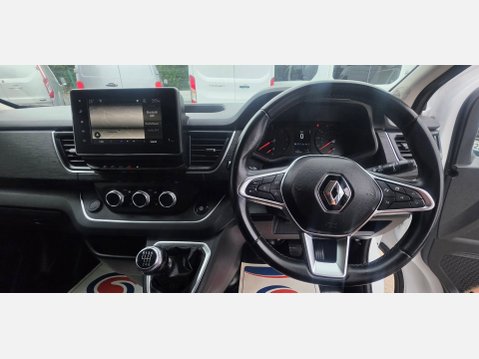 Renault Trafic EXTRA SPORT LL30 L2 H1 DCIV CREW VAN 2.0 DCI 150ps EU6 11