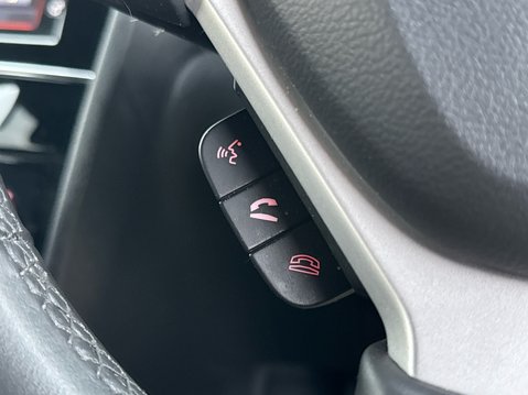 Suzuki Vitara SZ-T BOOSTERJET MHEV 28