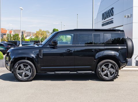 Land Rover Defender 110 D250 X-DYNAMIC HSE 3