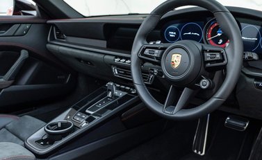 Porsche 911 Carrera GTS Cabriolet (992) 7