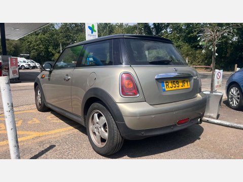 Mini Hatch 1.6 Cooper D Hatchback 3dr Diesel Manual Euro 4 (110 ps) 5