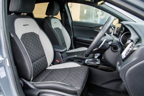 Kia Ceed GT-LINE LUNAR EDITION ISG 26