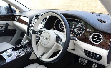 Bentley Bentayga 27