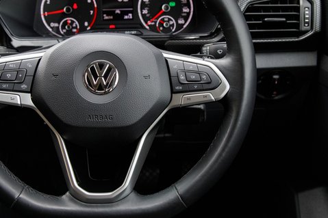Volkswagen T-Cross SE TSI DSG 19
